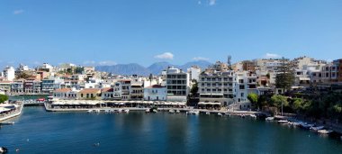 Voulismeni Gölü, liman manzarası, Agios Nikolaos, Girit, Yunanistan