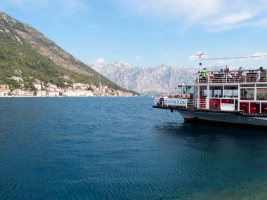 Kotor Körfezi, Karadağ 'ın deniz manzaralı Perast kenti