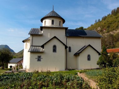 Dağ manastırındaki şapelin güzel manzarası.