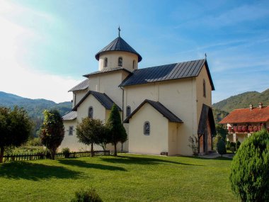 Dağ manastırındaki şapelin güzel manzarası.