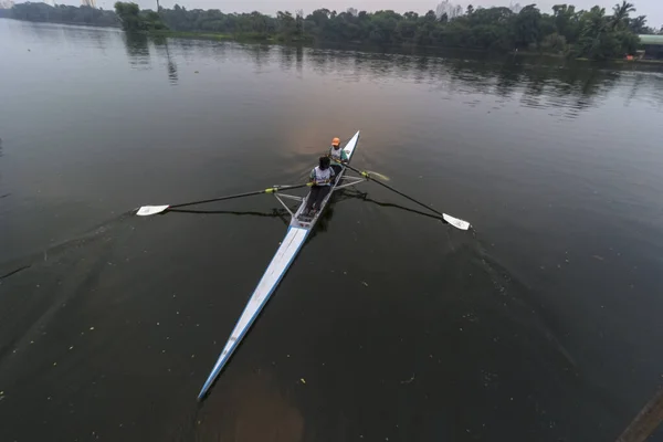 2018 Kolkata India West Bengal Womens Rowing Team Blue Water — 스톡 사진