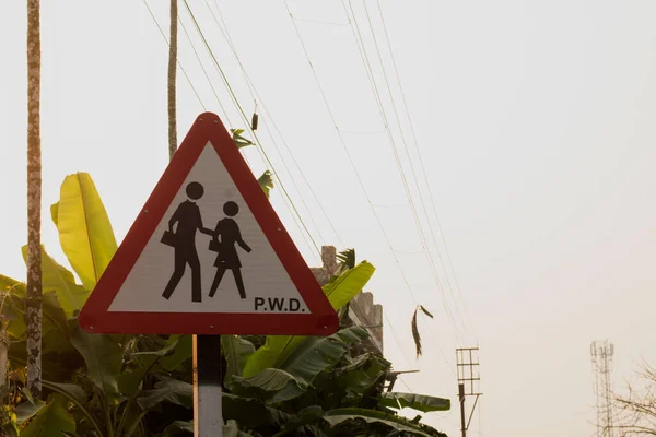 30 Aralık 2021, Baraipru, Batı Bengal, Hindistan: Yol kenarı tabelası tahtası