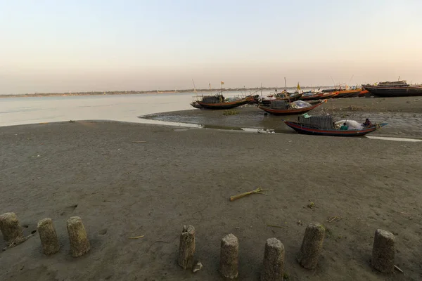 Kilka Łodzi Rybackich Małym Kanale Garchumuk Zachodni Bengal Podczas Zachodu — Zdjęcie stockowe