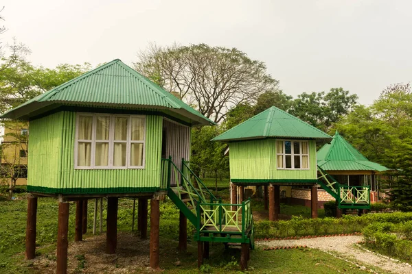 Ein Paar Schöne Holzhütten Berühmten Dhupjhota Elefantencamp Garumara Nationalpark Westbengalen — Stockfoto