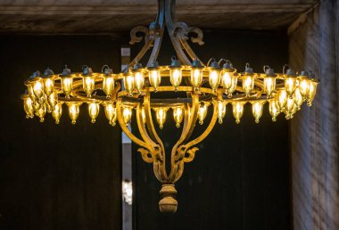 Türkiye 'nin İstanbul kentindeki Ayasofya Camii' nin Lambaları ve İçi