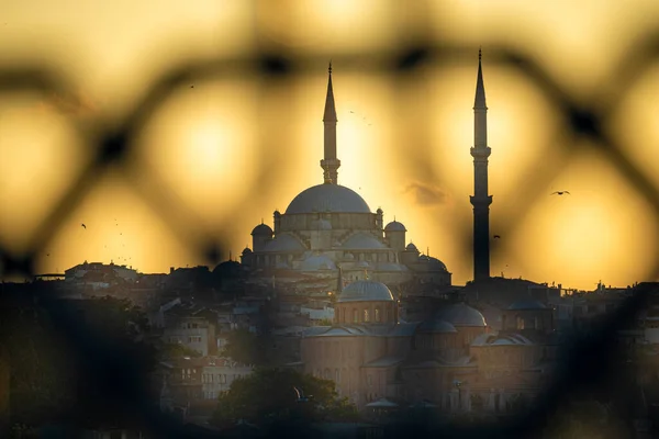 Fatih Moschee Bei Sonnenuntergang Von Der Galata Brücke Istanbul Der — Stockfoto