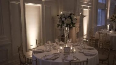 Restoranda güzel bir düğün dekoru.