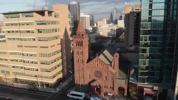Vista dall'alto. Cattedrale Episcopale di Filadelfia — Video Stock