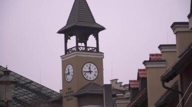 Outlet Town Manufactura, Kuzey Avrupa antik şehirlerinin tarzında tasarlanmıştır.
