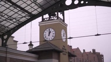 Outlet Town Manufactura, Kuzey Avrupa antik şehirlerinin tarzında tasarlanmıştır.