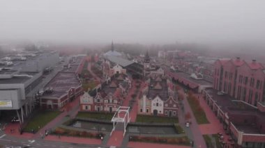 Areial view, 4k, Outlet Town Manufactura Kuzey Avrupa antik kentlerinin tarzında tasarlanmıştır.