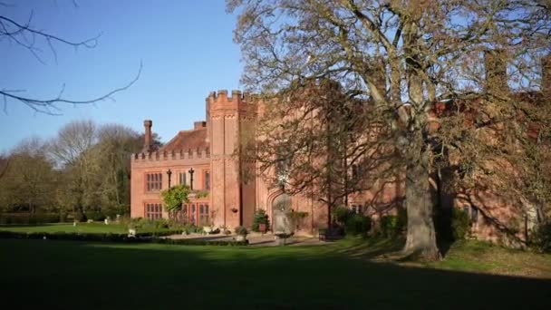 Aero view .Leez Priory, den vackra Tudor herrgården i Essex — Stockvideo