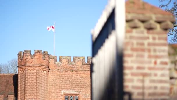 Vista aérea .Leez Priory, la hermosa mansión Tudor ubicada en Essex — Vídeo de stock
