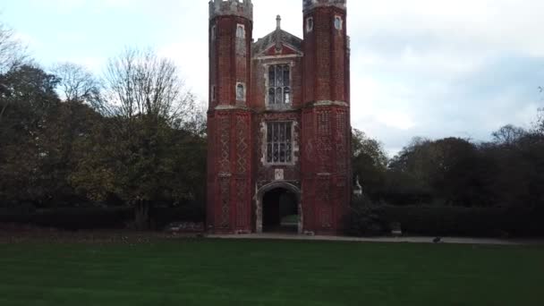 Aero view .Leez Priory, a bela Mansão Tudor localizada em Essex — Vídeo de Stock