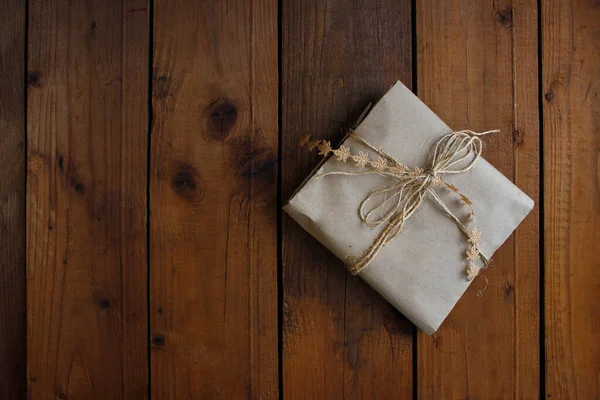 Kerstgeschenken Houten Achtergrond Bovenaanzicht Vlakke Plaat — Stockfoto