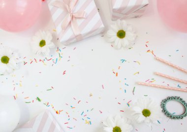 Parti geçmişi. Bekarlığa veda partisi için şölen aksesuarları. Kızlar için parti.