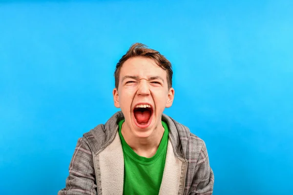 Teenager Big Mouth Shouts Straight Camera — Stock Photo, Image