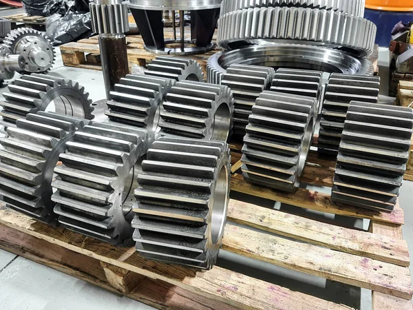 Makineye takıldıktan sonra birkaç düz vites atölyede depolandı..