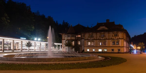 Jurkovic Σπίτι Σιντριβάνι Νύχτα Spa Πόλη Luhacovice Τσεχική Δημοκρατία — Φωτογραφία Αρχείου