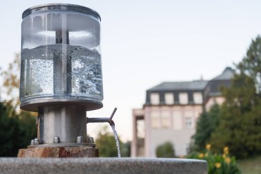 Halkın doğal şifa suyu, maden suyu ile kaplıca kasabası Luhacovice, Çek Cumhuriyeti