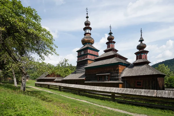 Греко Католическая Деревянная Церковь Покрова Пресвятой Богородицы Микуласовой Расположенная Музее — стоковое фото