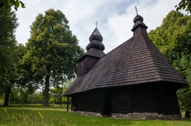 Slovakya 'nın Ruska Bystra kasabasındaki Aziz Niklas kalıntılarının Yunan Katolik ahşap kilisesi. UNESCO Kelime Mirası sitesi