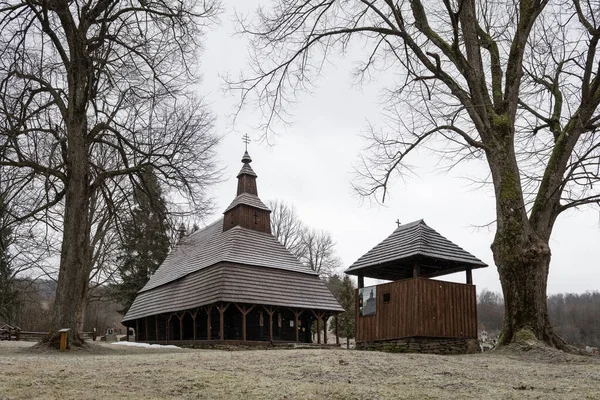 Slovakya Nın Topola Kentindeki Aziz Michael Katolik Ahşap Kilisesi — Stok fotoğraf
