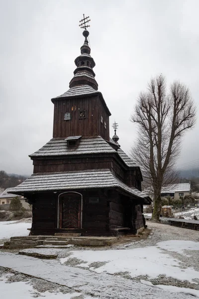 Slovakya Nın Rusky Potok Kentindeki Aziz Mikail Katolik Ahşap Kilisesi — Stok fotoğraf