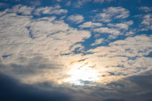 Sirus Bulutları Stratocumulus Bulutları Güneşli Bir Gökyüzü — Stok fotoğraf