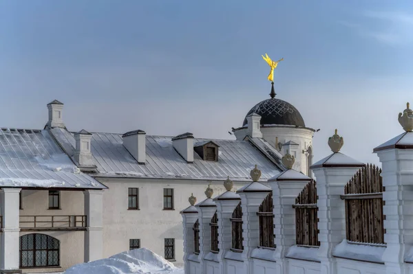 Corner Ancient White Stone Tobolsk Kremlin Siberia Russia Golden Angel — Stock Photo, Image