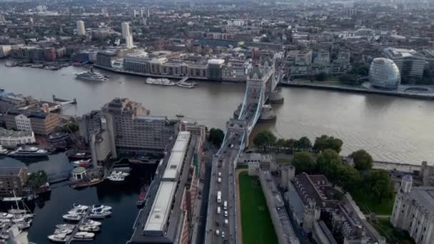 Вид Воздуха Красивый Тауэрский Мост Панорамный Вид Лондона Великобритания Прямо — стоковое видео