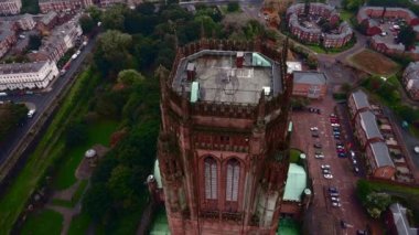 Liverpool Anglikan katedrali tarihi Kuzey Batı İngiltere tarihi insansız hava aracı videosu. 