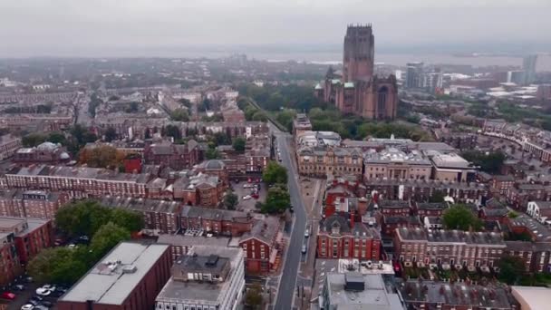 Liverpool Cattedrale Metropolitana Città Contemporanea Famoso Tetto Guglie Aerea Drone — Video Stock