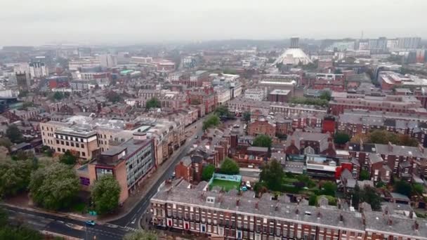 Liverpool Metropolitan Katedra Współczesne Miasto Słynne Wieże Dachu Anteny Dron — Wideo stockowe