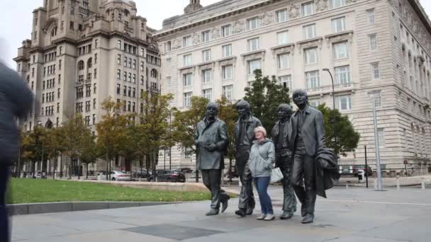 Liverpool Reino Unido Septiembre 2021 Timelapse Vista Estatua Los Beatles — Vídeo de stock