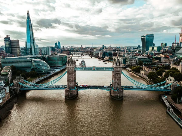 Aerial view of the Tower Bridge in London. One of Londons most famous bridges and must-see landmarks in London. Beautiful panorama of London Tower Bridge. — 图库照片