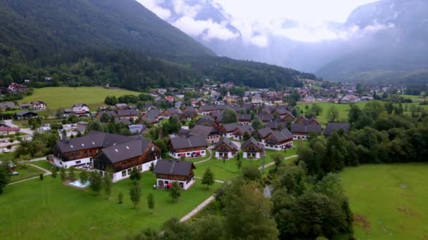 Landschap Van Het Prachtige Oostenrijkse Dorpje Obertraun Lake Hallstatt Salzkammergut — Stockvideo