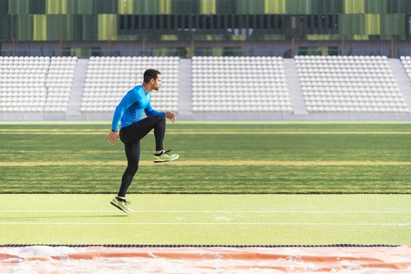 Boční pohled na sportovní sprint — Stock fotografie