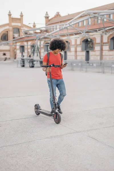 Afro American Boy Using Phone — Stock Photo, Image