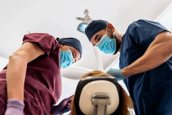 Clínica dental Trabajadores Vista inferior — Foto de Stock