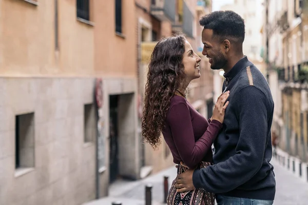 Happy Young Interracial Couple Smiling — ストック写真