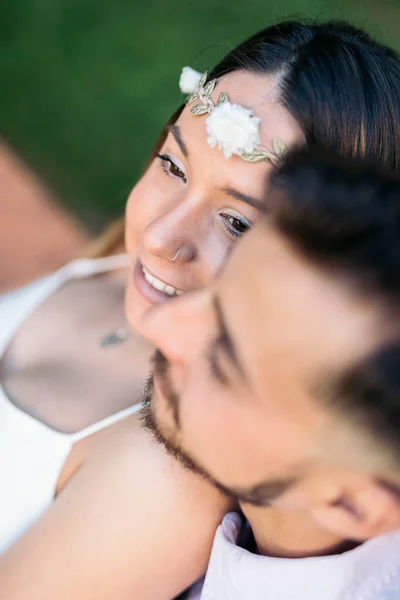 Happy and Young Couple Closeup — стоковое фото