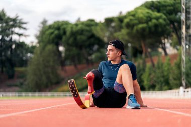 Engelli Genç Sporcu Dinleniyor