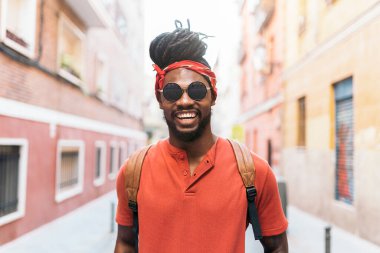 Havalı Genç Afrikalı Çocuk Portresi