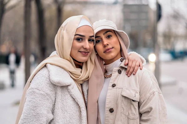Smiley Muslim Women Wearing Head Scarf Posing Looking Camera Street — Fotografia de Stock