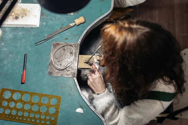 Stock Photo Faceless Woman Working Jewelry Workshop — Foto de Stock