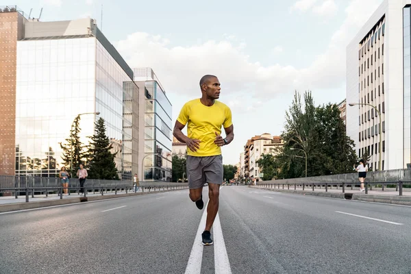 Vue Face Athlète Afro Américain Avec Shirt Jaune Short Jogging — Photo