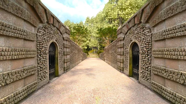 3D rendering of the stone wall pathway