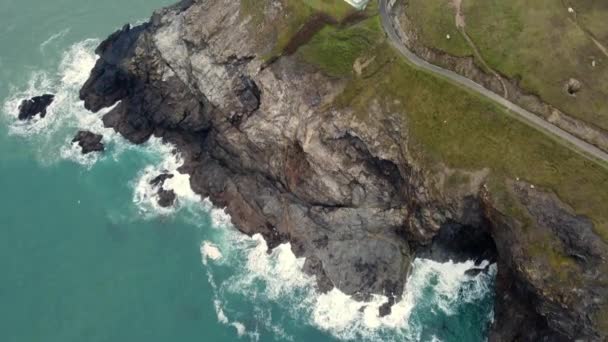 Faro Principal Trevose Cornwall Inglaterra Vídeo Cámara Lenta Torre Cilíndrica — Vídeo de stock