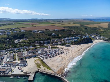 Güneşli bir günde Portreath Limanı Cornwall İngiltere Hava Aracı 